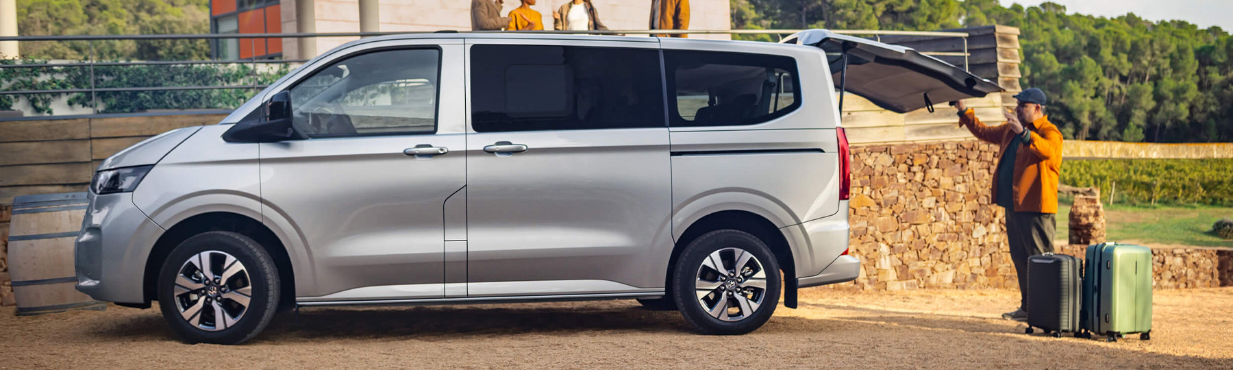 Volkswagen e-Transporter Shuttle Business Offer